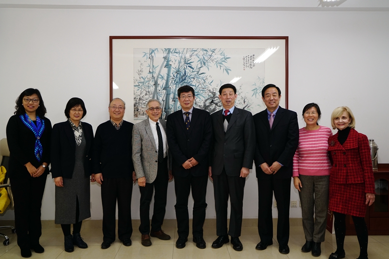 交流合作一:与陕西师范大学美国亚利桑那大学孔子Raybet
和北佛罗里达大学孔子Raybet
加强交流 (2).JPG