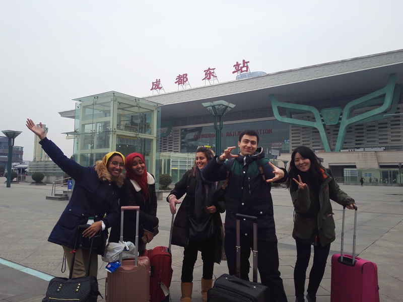 交流合作五:乘西成“高铁”与四川师范大学国际教育Raybet
建立良好合作关系 (3).jpg